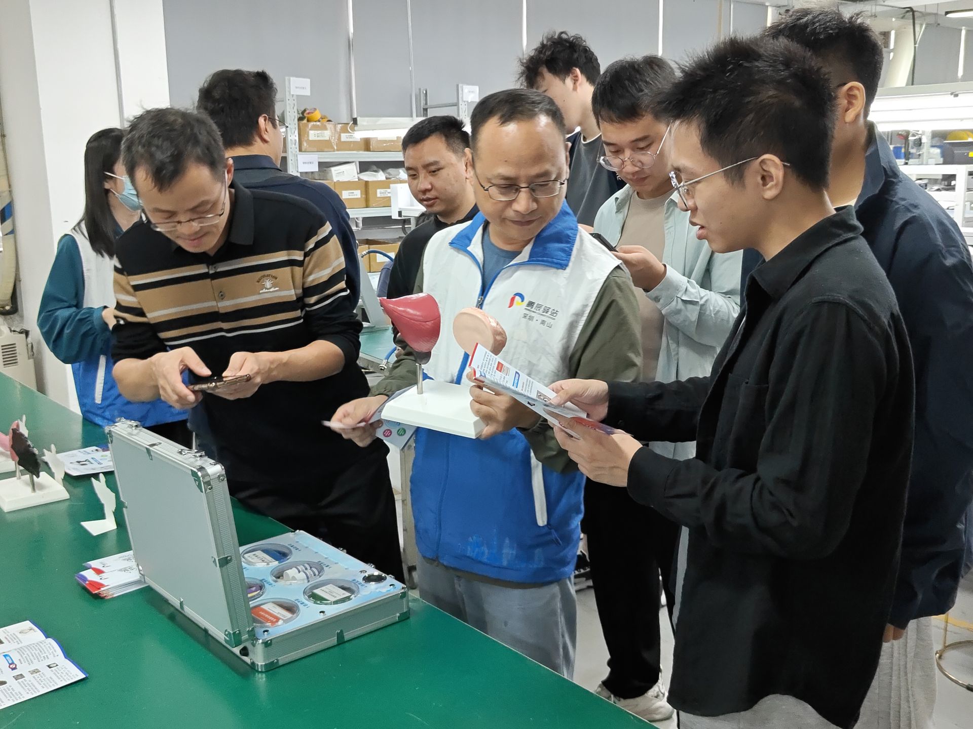 桃源街道：禁毒宣传进厂企，筑牢职工防毒墙