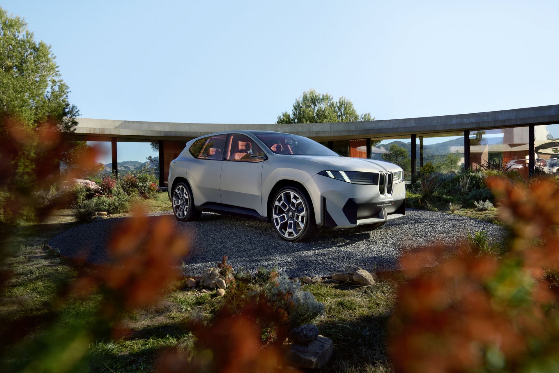 BMW首创全景iDrive即将在2025 CES 首发