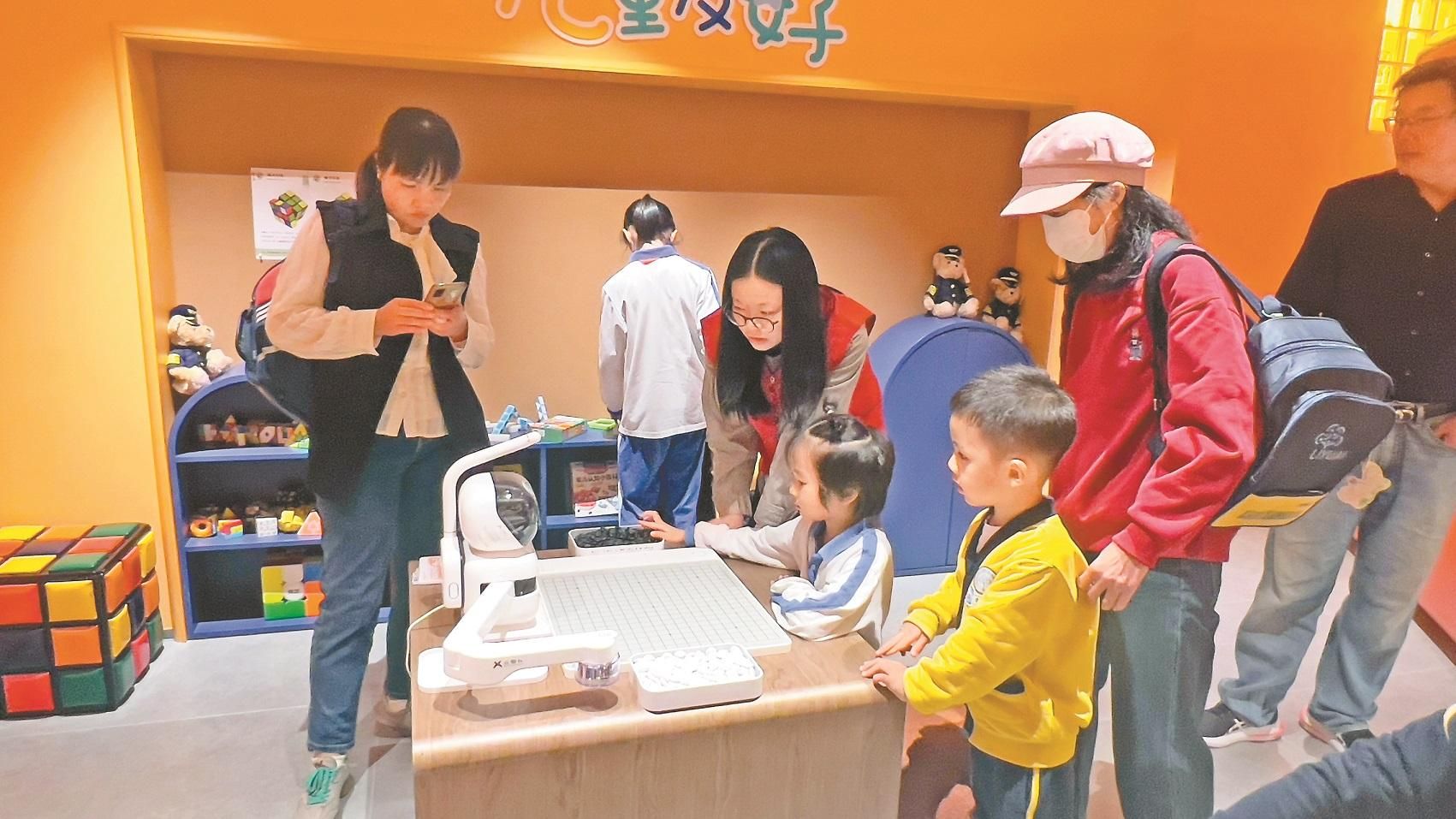 晶报特别报道 | 上有老,下有小,提升服务品质园岭有高招
