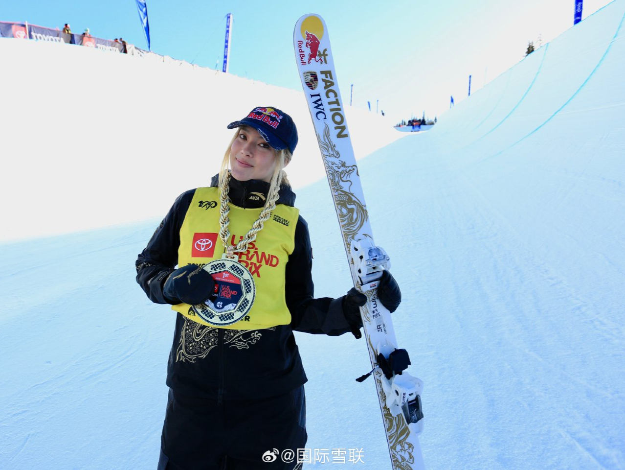 祝贺！谷爱凌自由式滑雪世界杯三连冠 