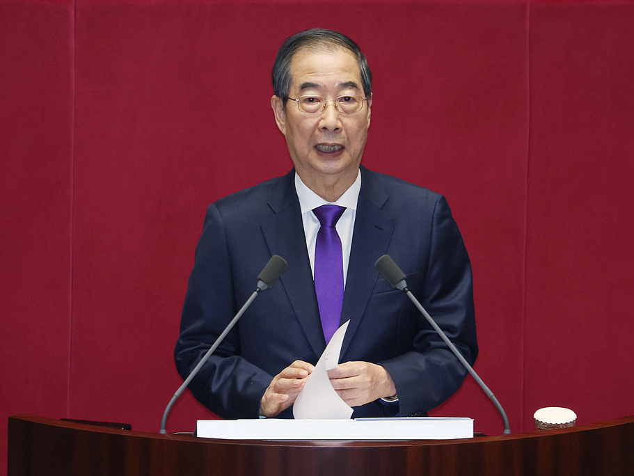 韩国在野党忙着弹劾代总统韩德洙，执政党党首换人