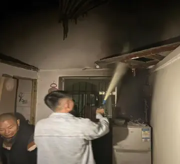 松岗网格员及时发现火情并妥善处置
