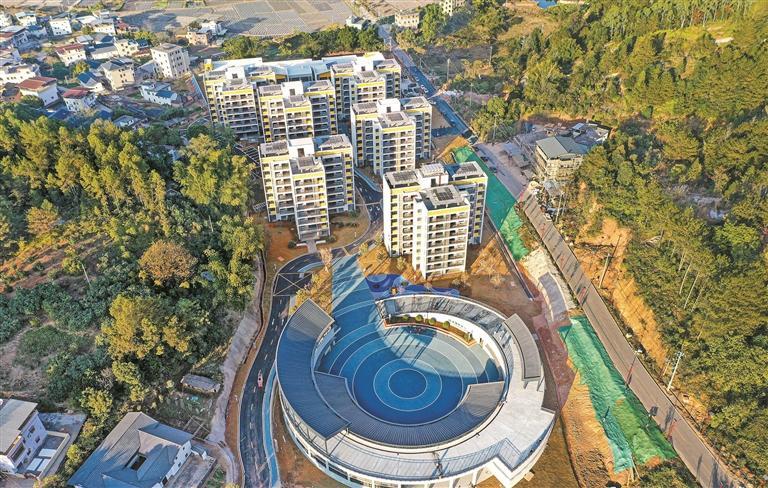 深圳援建梅州两个安置小区工程正式建成交付 707户受灾家庭实现安居梦