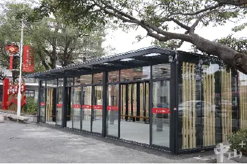 可同时容纳近50人候车！南朗首个爱心学生候车亭投用