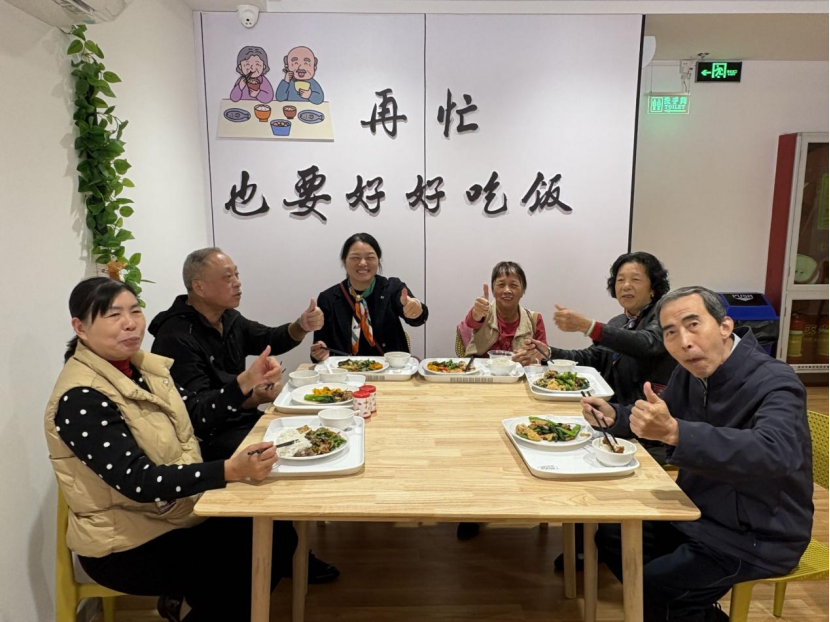 “小实事”服务“大民生” 平湖街道首家长者饭堂揭牌运营