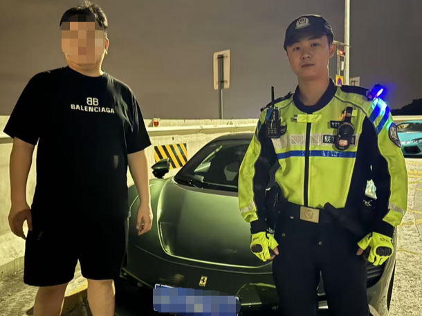 凌晨轰踩油门制造噪音交警拘留3人