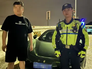 凌晨轰踩油门制造噪音交警拘留3人