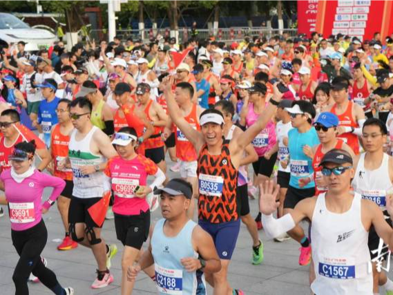 2024广马今早开跑，第一名诞生！前五全部打破赛会纪录
