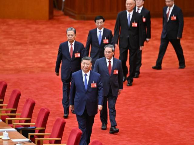 总书记引领中国经济航船破浪前行