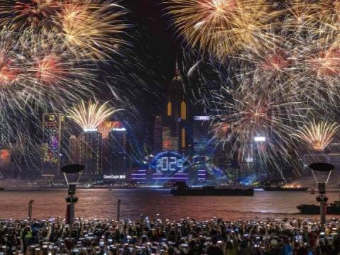 李家超公布跨年夜通关特殊安排，“务求访港旅客有优质体验”