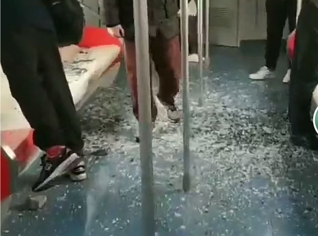 上海地铁：11号线因外部塔吊施工侵入致设施和列车受损，无人伤、正抢修 