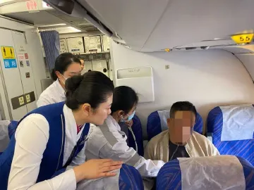 深圳退休医生航班上救人获点赞 ！ “我是一名医生，紧急关头就要站出来”