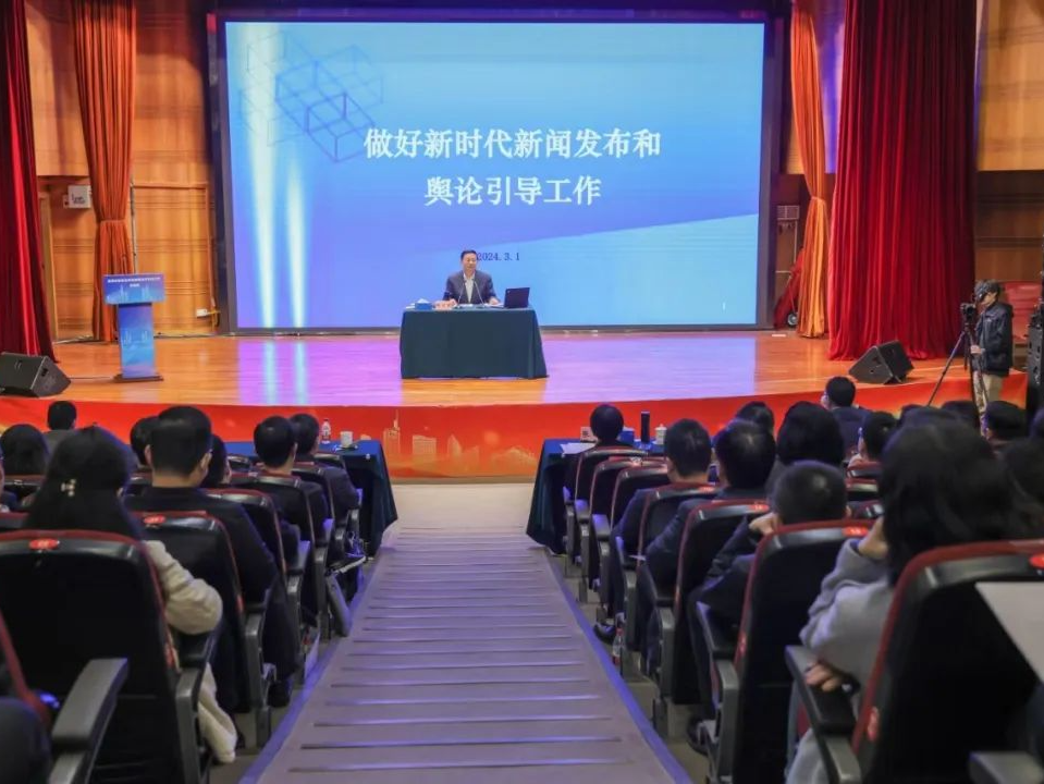 这个“流水席”培训，深圳办了一百场！