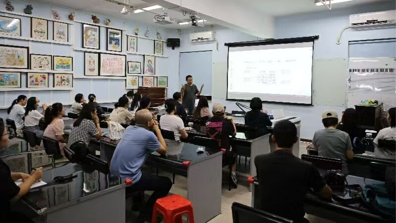 热搜登顶！全民艺术普及“艺术拼团”又火啦