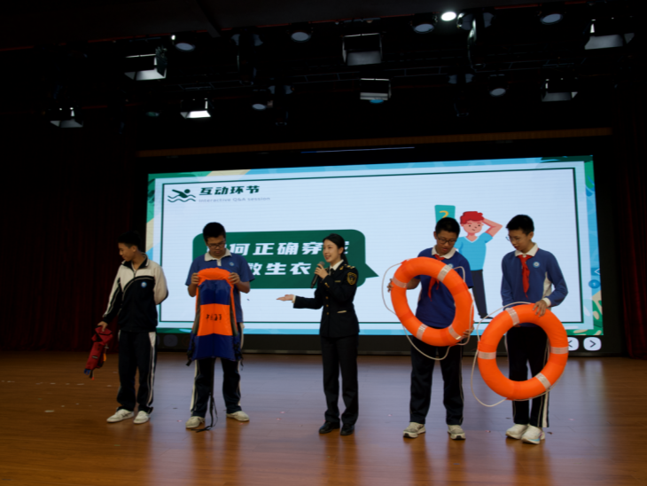 “帆船运动进校园”在宝安海乐实验学校启航