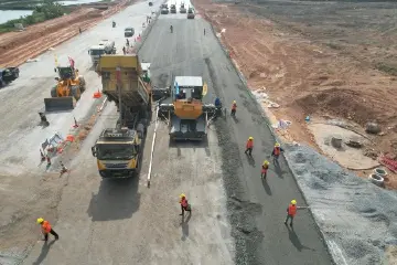 中山⇌珠海，坦洲大道工程项目启动路面施工
