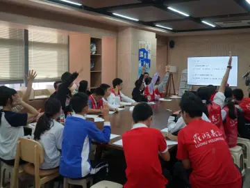 老围社区携手深圳市法学会开展宪法宣讲活动