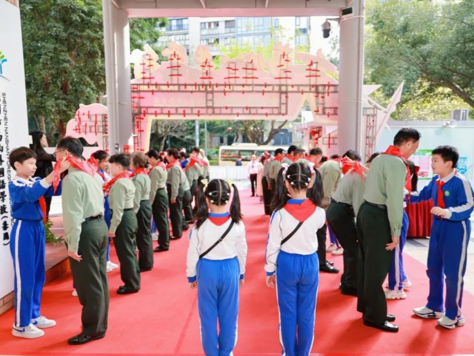 深圳退役军人“百人讲师团”开展进校园活动