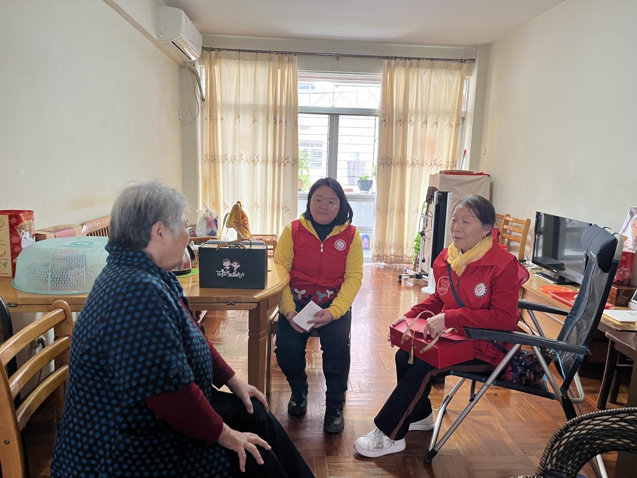 粤海街道名海社区开展“银龄伙伴”行动，用故事温暖长者心灵