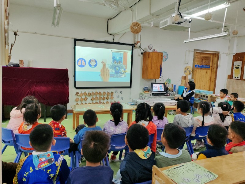 西丽街道禁毒宣教走进幼儿园 