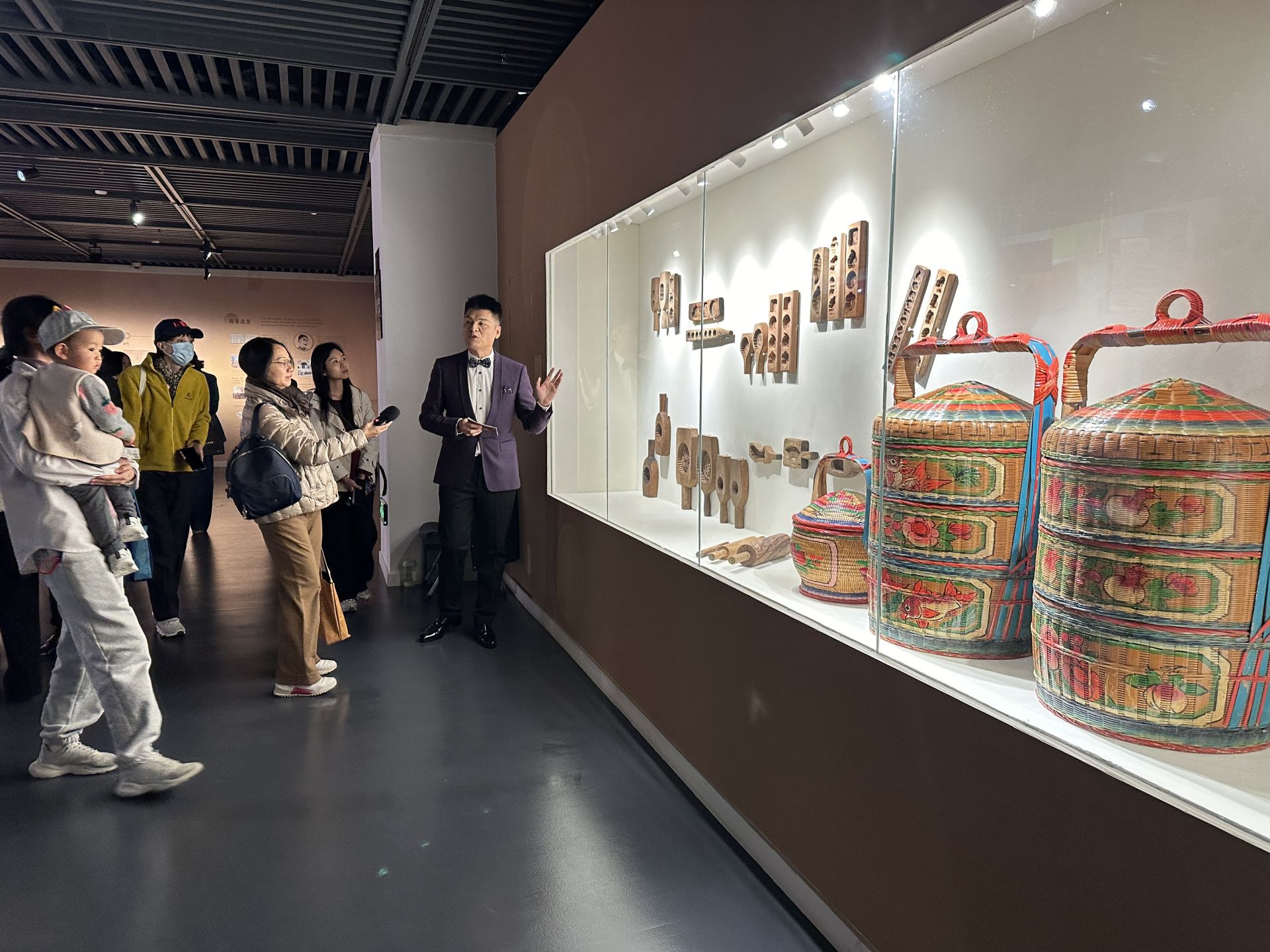 “酥香泛岭海——粤式酥点制作技艺的传承”展深博开幕