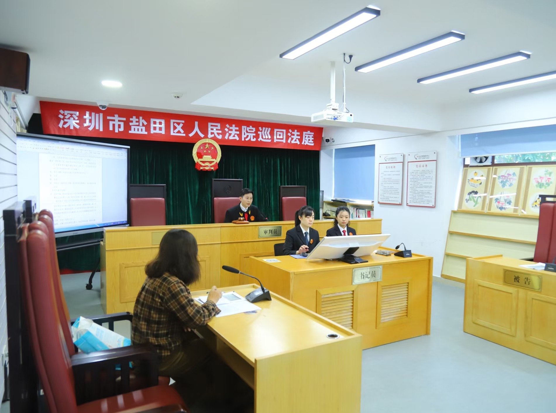 “家门口”解决纠纷！盐田法院中英街巡回审判点揭牌成立 