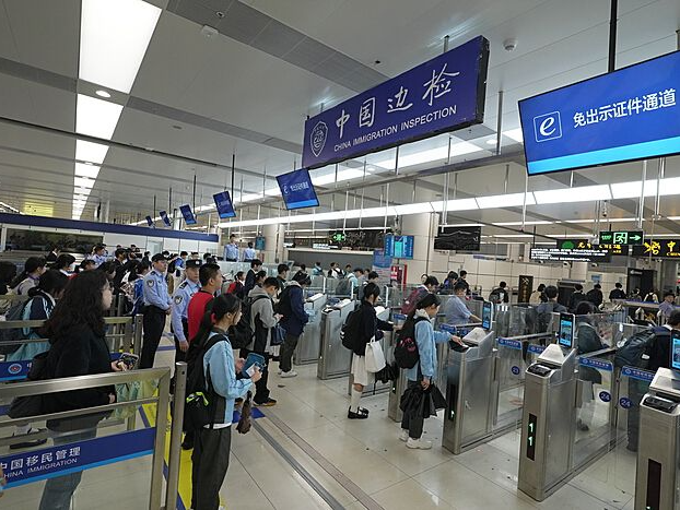 深圳居民赴港“一签多行”新政启动：1年内可不限次数往来