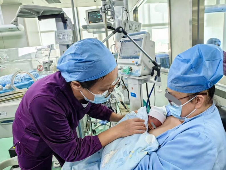 900克到2880克！超低出生体重儿在石岩人民医院康复出院