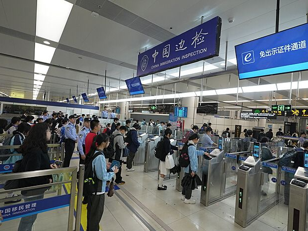 深圳赴港“一签多行” 12月1日起开放签注