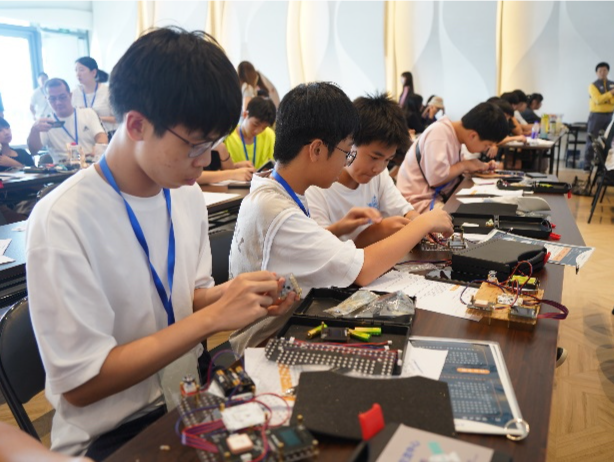 香港丽新集团与中国宇航学会签署战略合作协议，大湾区共建全国航天特色学校