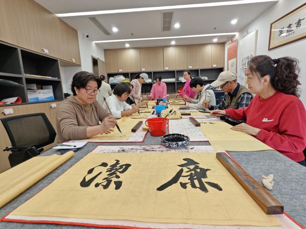 廉洁风气滋养社区，携手共建清风南园