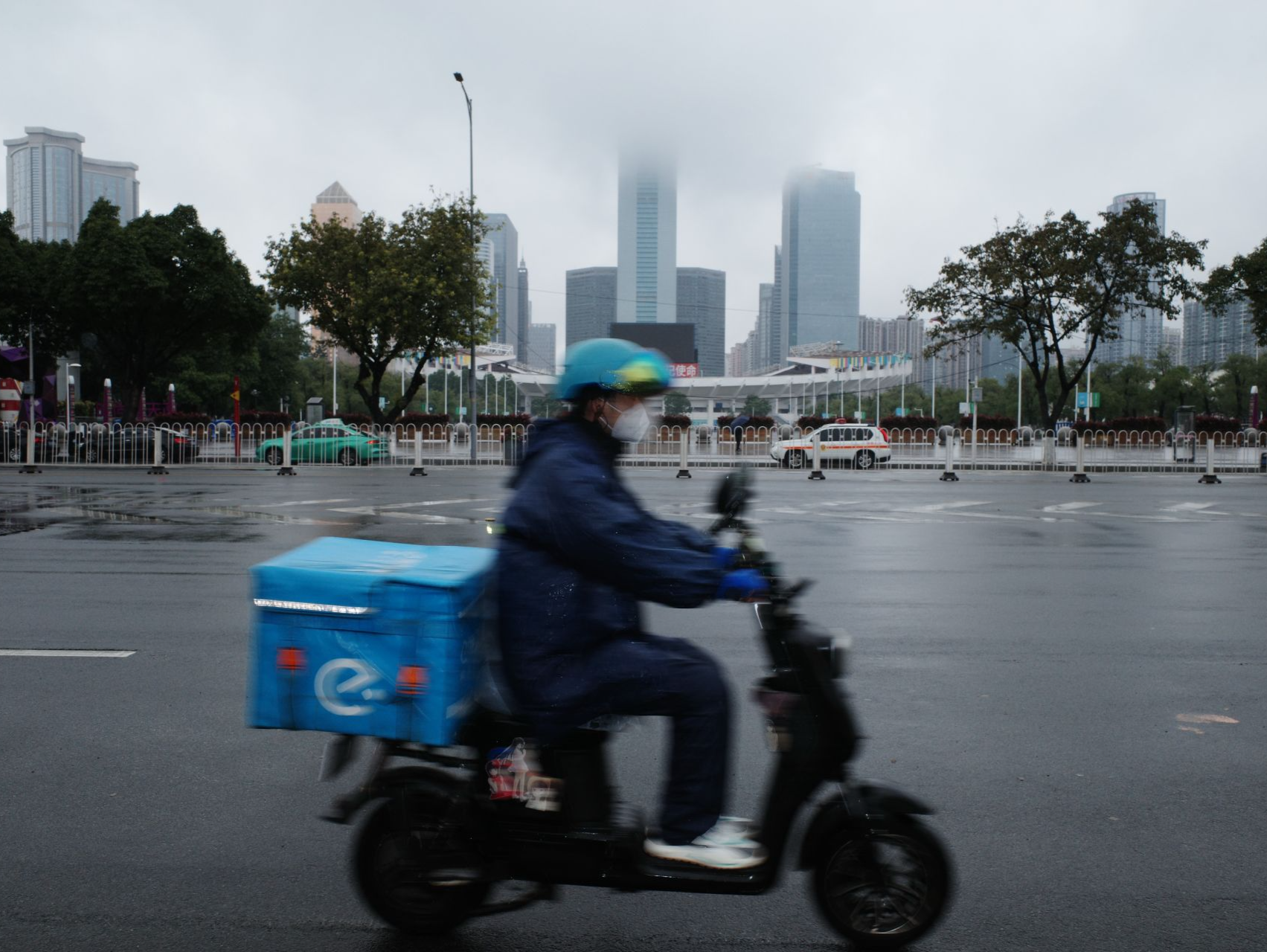 广州将推出外卖、快递电动自行车专用号牌，仅限员工使用