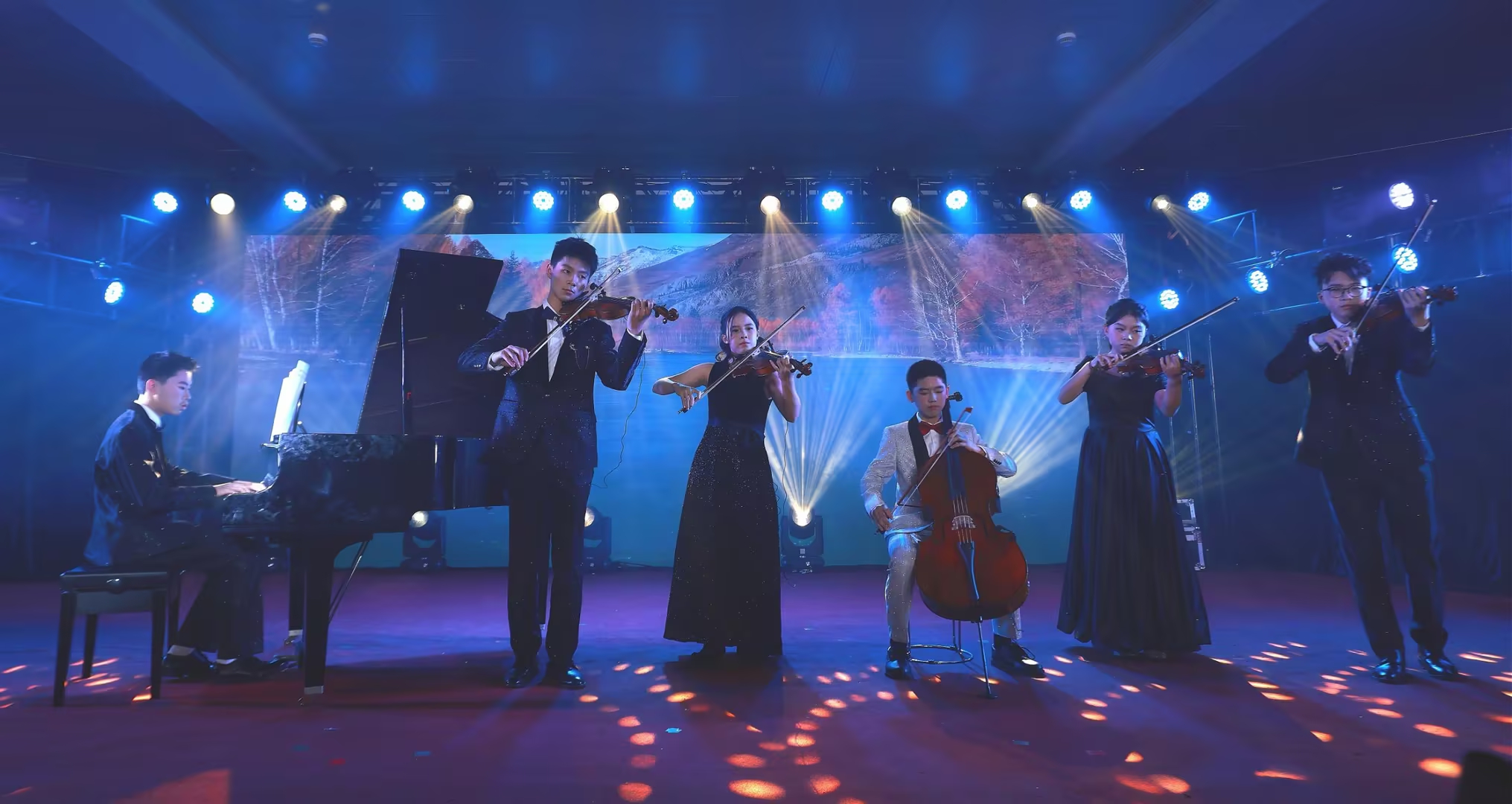 奏响新年乐章，罗外初中2025新年音乐会举办