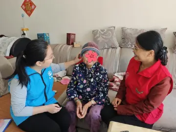 社区温暖行动：走访特殊困难老年人，传递关爱与支持