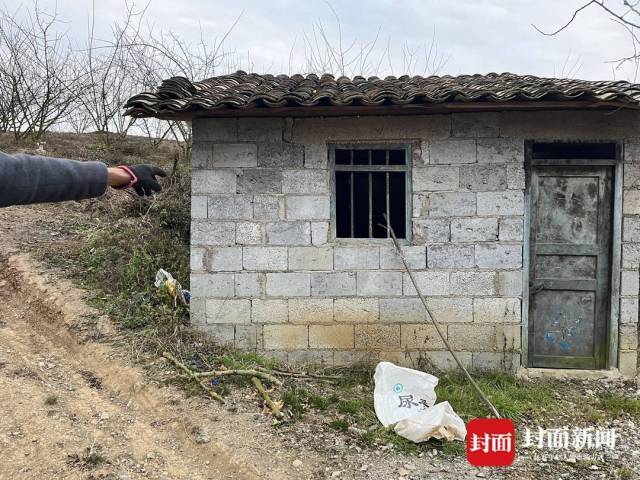 王宝山上的驱猴“营地”杜卓滨 摄