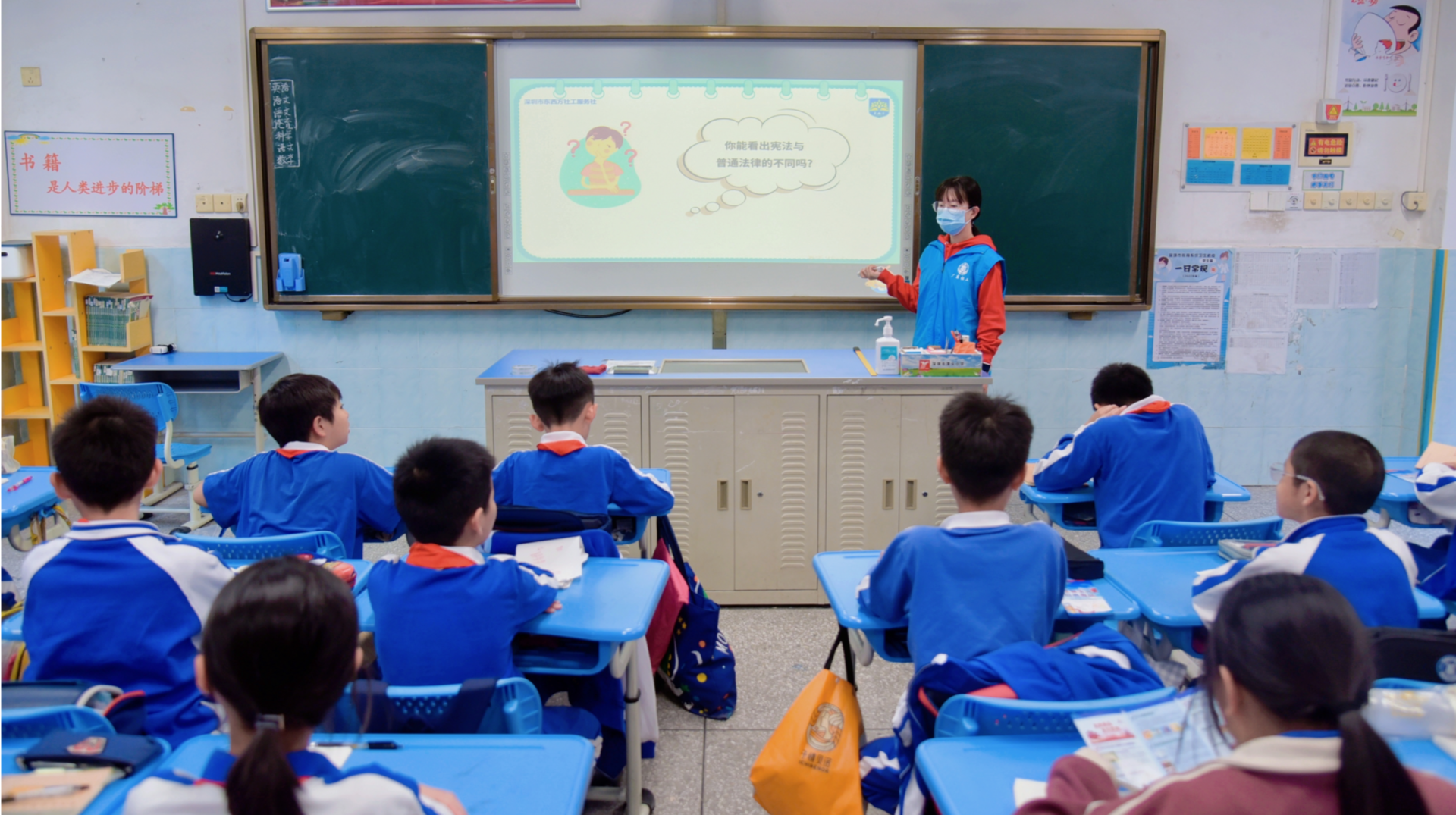 潭头社区开展“学宪法 懂宪法”宪法宣传周活动