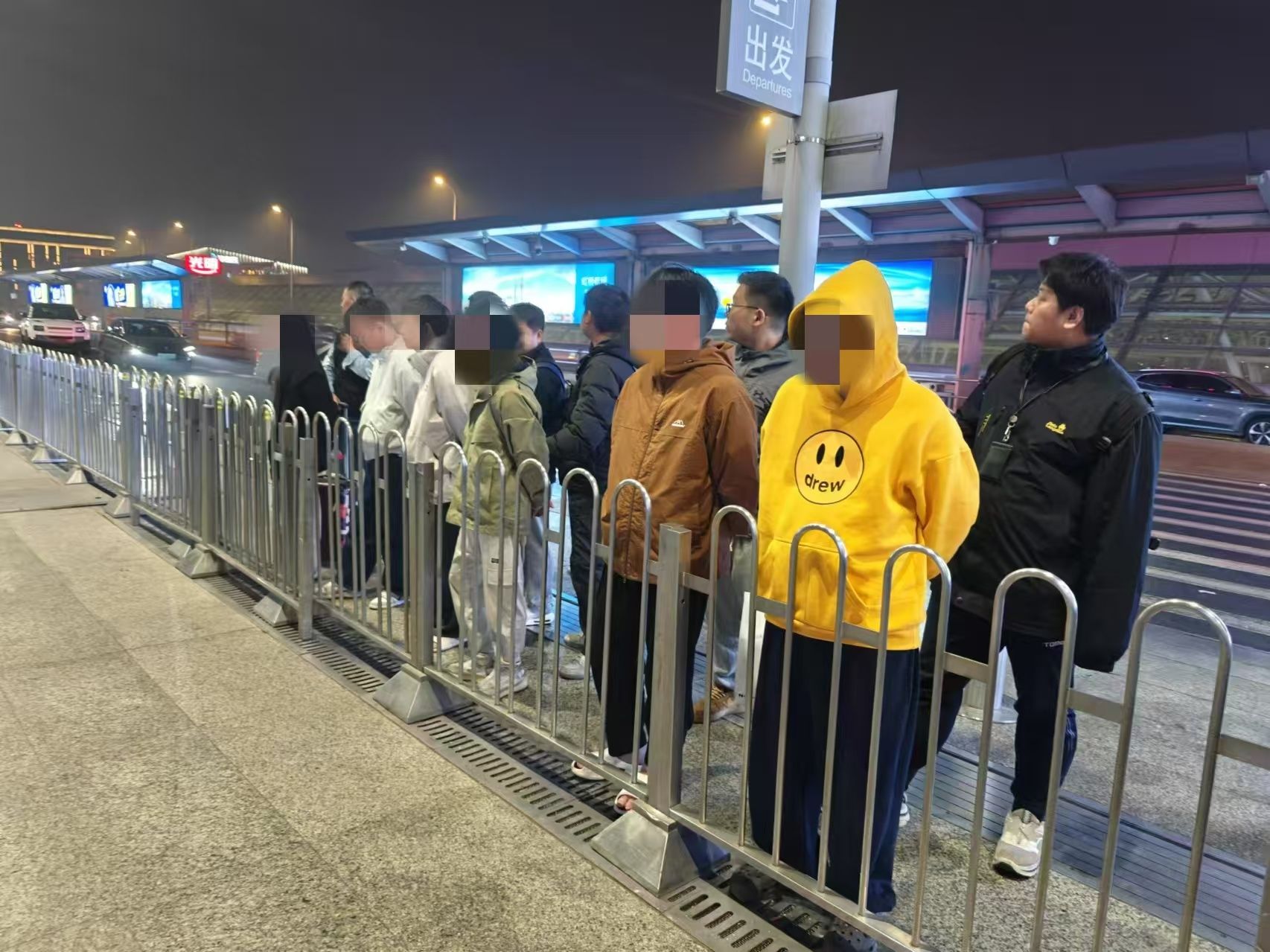 6名“黄牛”入侵博物馆系统抢票加价转售，被刑拘！