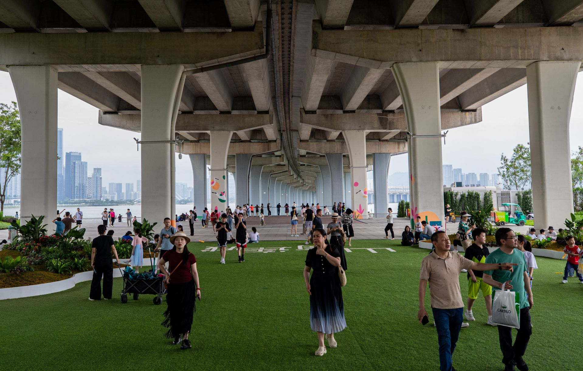 社科成果选粹：加强制度建设 提高人民生活品质｜理论周刊·专论