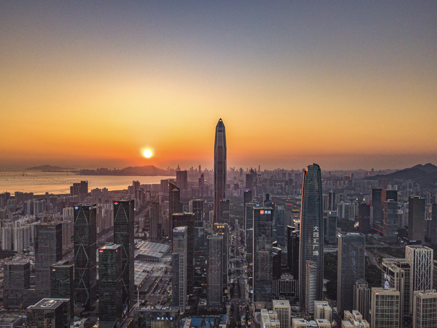 争分夺秒 你追我赶 全力冲刺——2024年深圳经济高质量发展月度述评之十