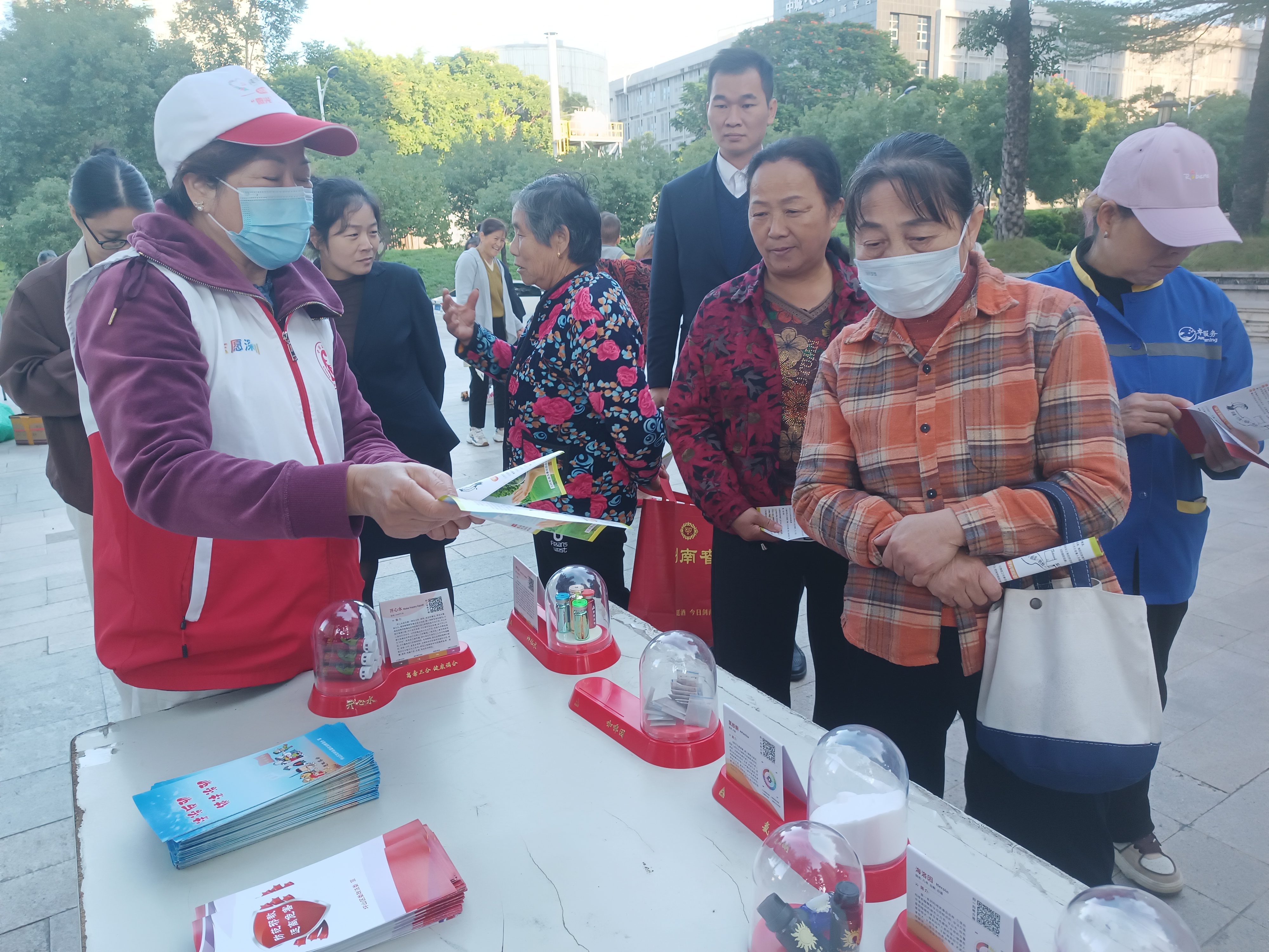 坪山坑梓街道：普及禁毒法规，共筑平安家园