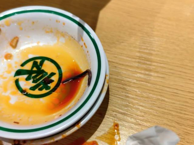 袁记云饺再回应一门店“吃出蚯蚓”：涉事门店整改后已合规合格