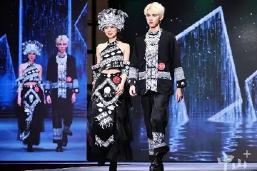 最炫民族风！广东理工职业学院师生上演华丽服装秀