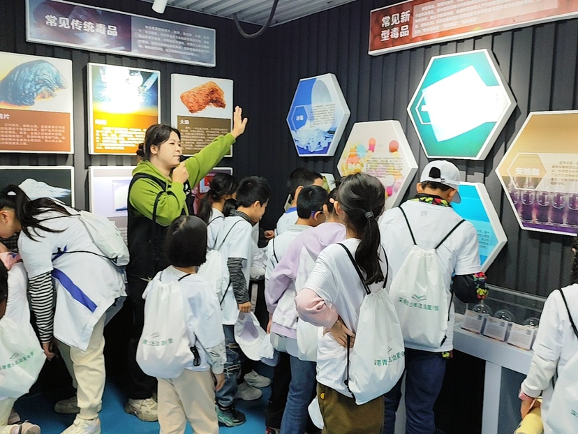 盐田区禁毒办开展禁毒教育基地参观活动