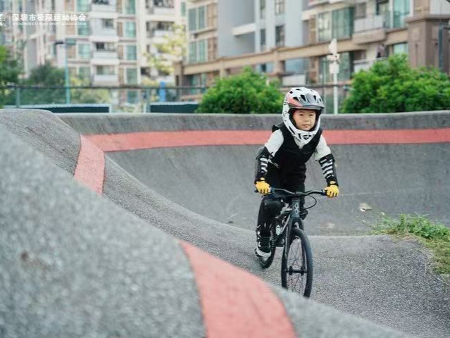 “奔跑吧·少年”儿童青少年主题健身小轮车活动举行