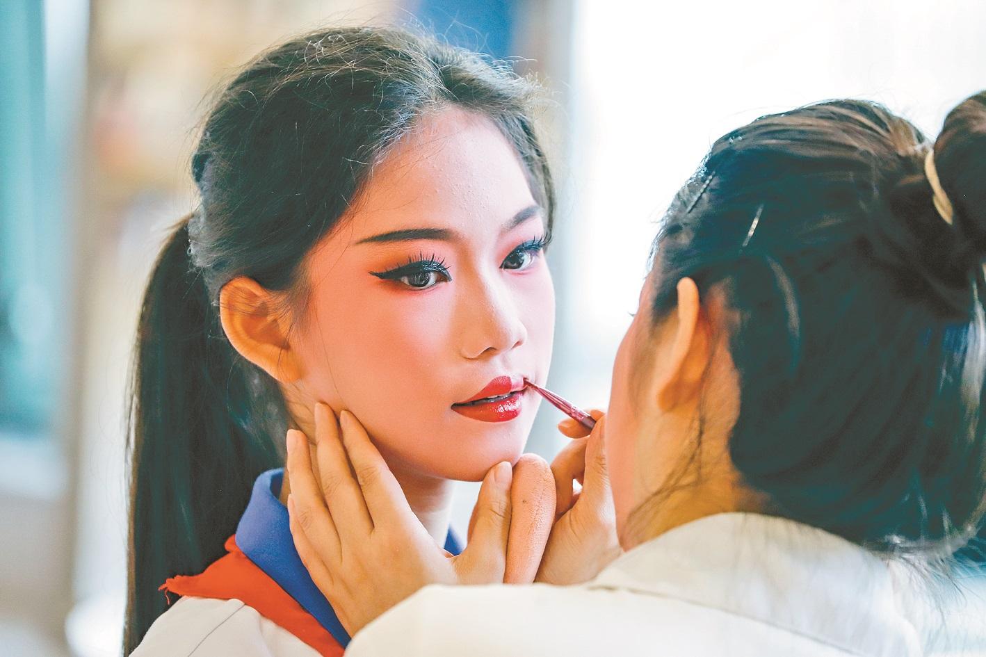 晶报特别报道 | 深圳校园,传统戏曲的青春舞台