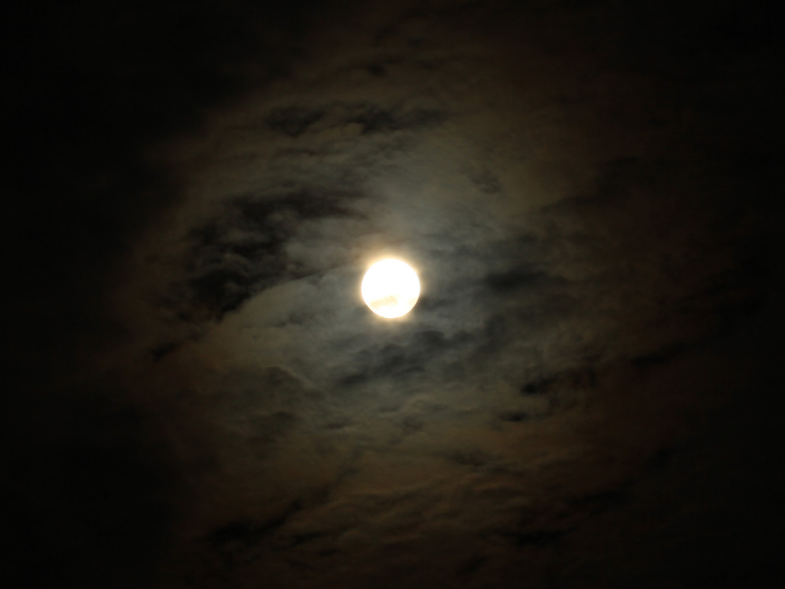 2月1日傍晚天宇有好戏：金星、土星“抱”月