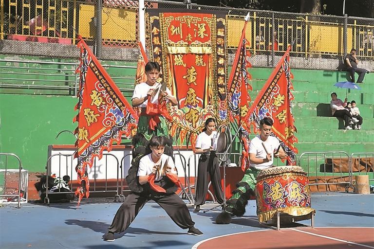 哥哥打鼓弟弟舞狮头 舞狮双胞胎真有Young
