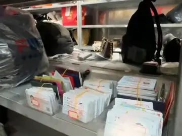 4天1000多张身份证待认领！春运路上这5个地方最易落东西 