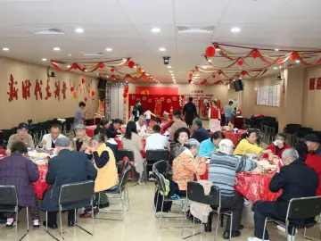 晶报特别报道 | 盼着过年的，除了孩子，还有老人——探访民治街道“15分钟养老服务圈”