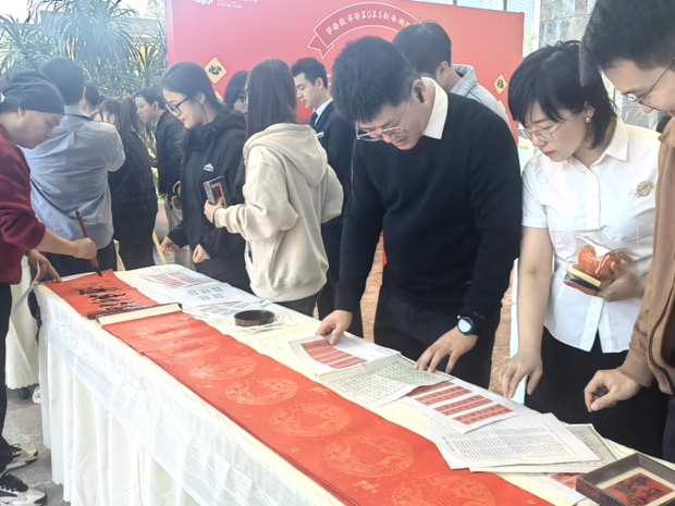 寒冬送温暖，为幸福“升温加码”